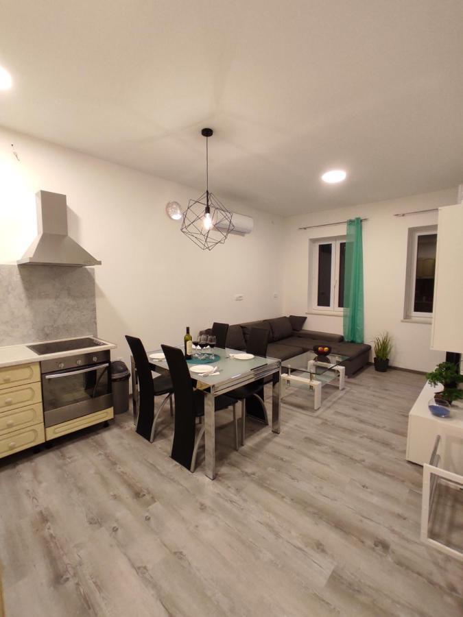Apartment Ravnice Omiš Dış mekan fotoğraf