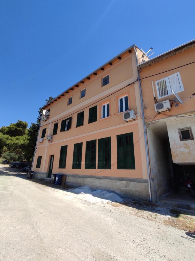 Apartment Ravnice Omiš Dış mekan fotoğraf